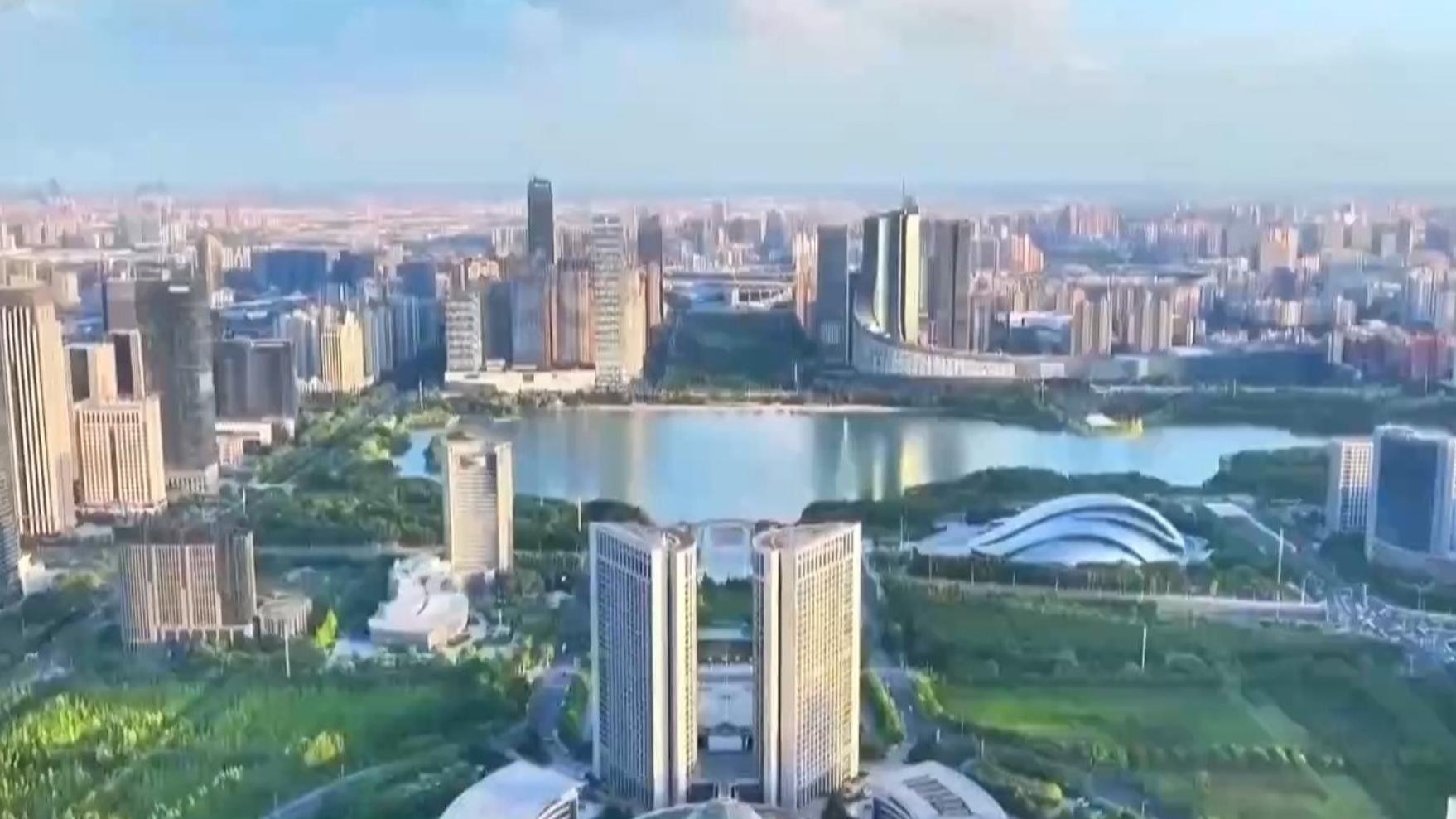 旅美大熊猫一家今晚抵达成都