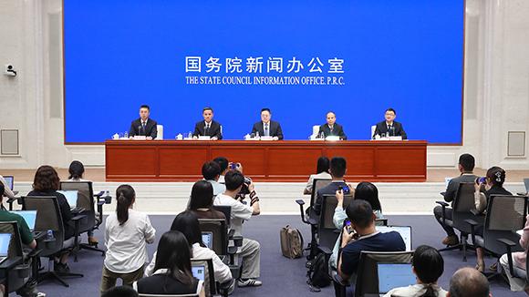 习近平:中国共产党团结带领各族人民书写了中华民族最恢宏的史诗