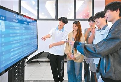 跨越105年，写给中国共产党的那些“情书”